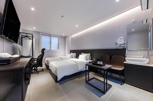 청주 오창 레스트호텔 (Cheongju Ochang Rest Hotel)