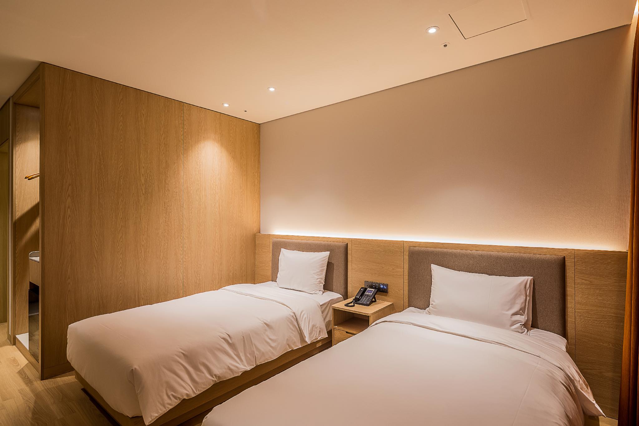 일라이트 호텔 (Illite Hotel)