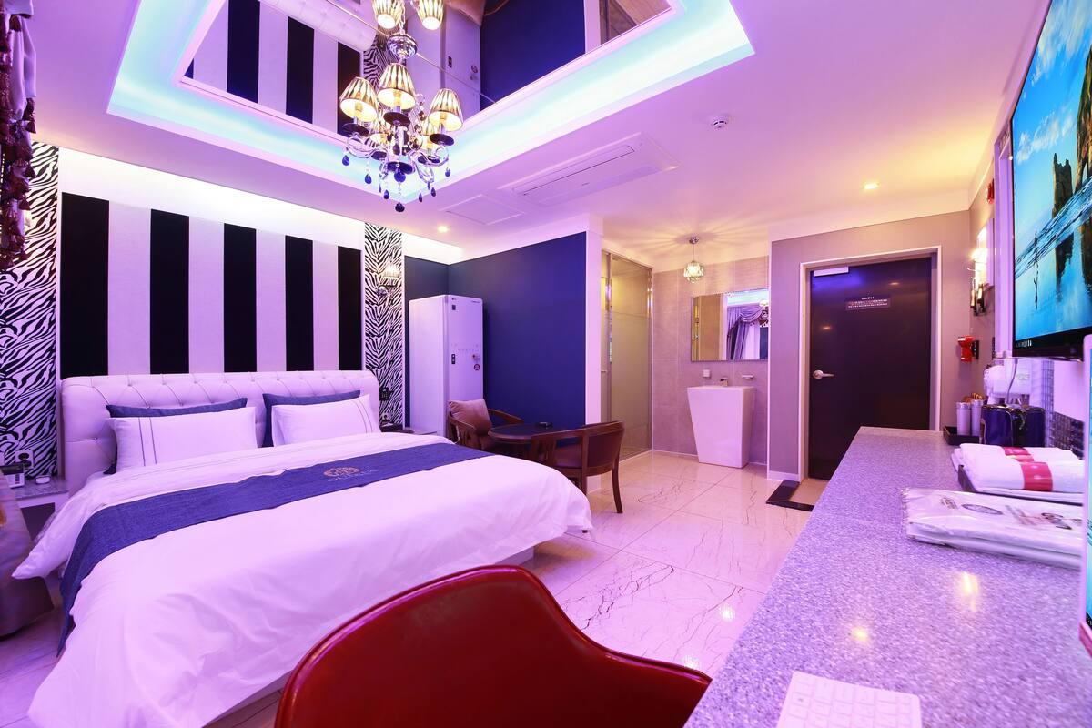 남원 퀸즈 드라이브 인 (Namwon Queens Drive in )