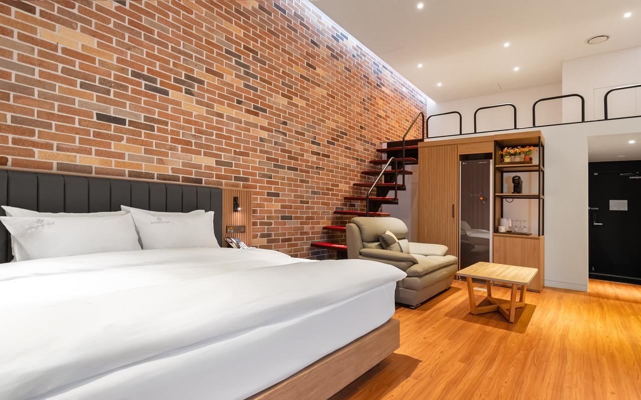 슈바이처 도르프 호텔 (Schweizer Dorf Hotel )