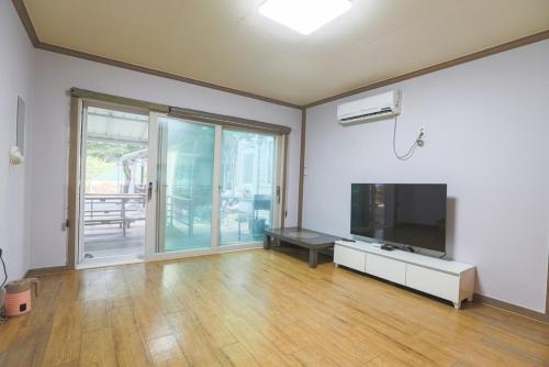 괴산 별빛펜션 (Goesan Byeolbit Pension)