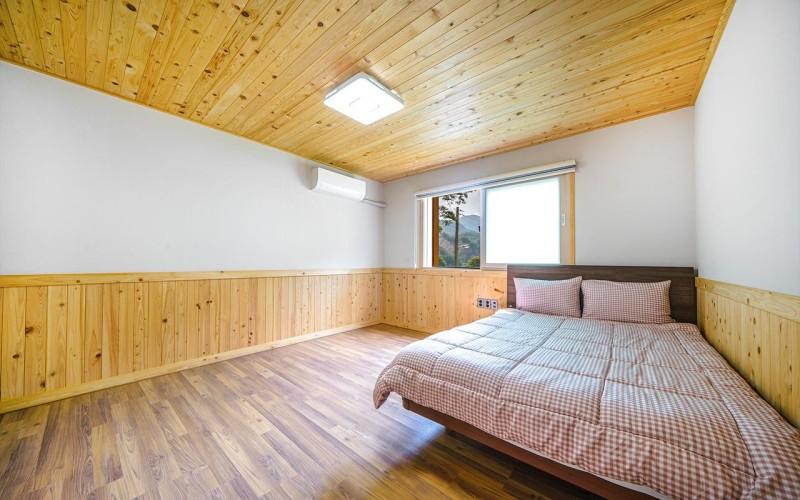 문경 동로포레스트펜션 (Mungyeong Dongro Forest Pension)