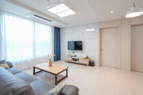 여수 퍼스트시티호텔 (FIRSTCITY HOTEL YEOSU)