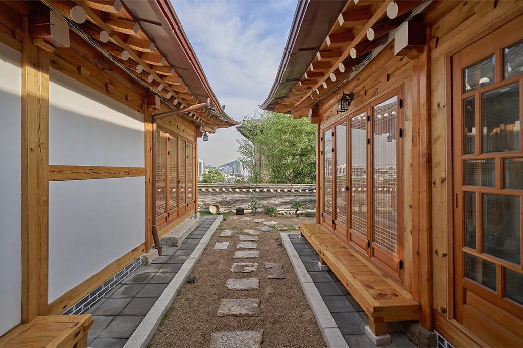 북촌 학민재 한옥스테이 (Bukchon Hakminjae Hanok Stay)