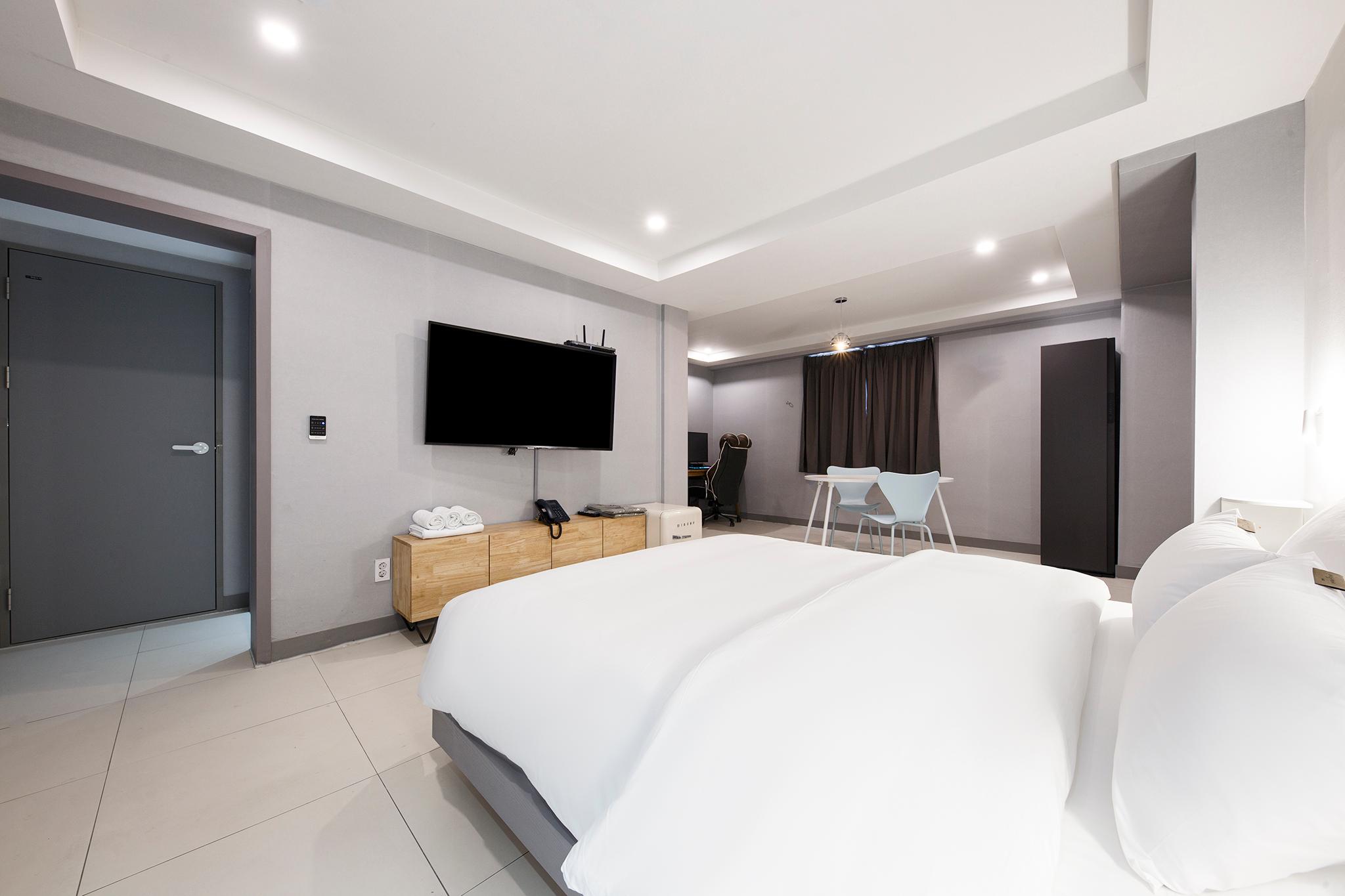 청주 호텔 페르소나 (Cheongju Hotel Persona)