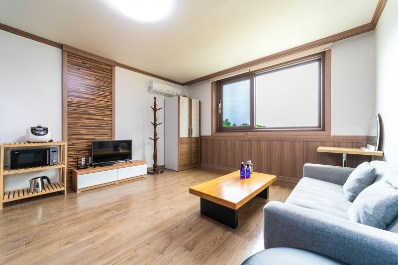 울진 돌빛펜션 (Uljin Dolbit Pension)