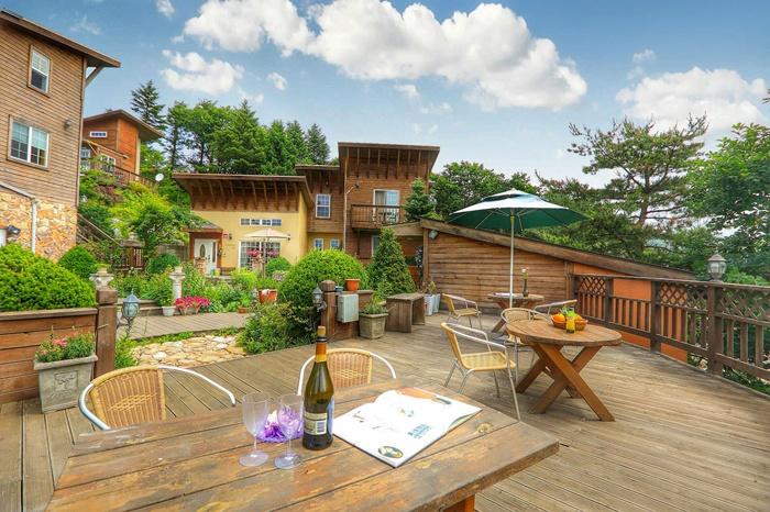 Queen Garden Pension