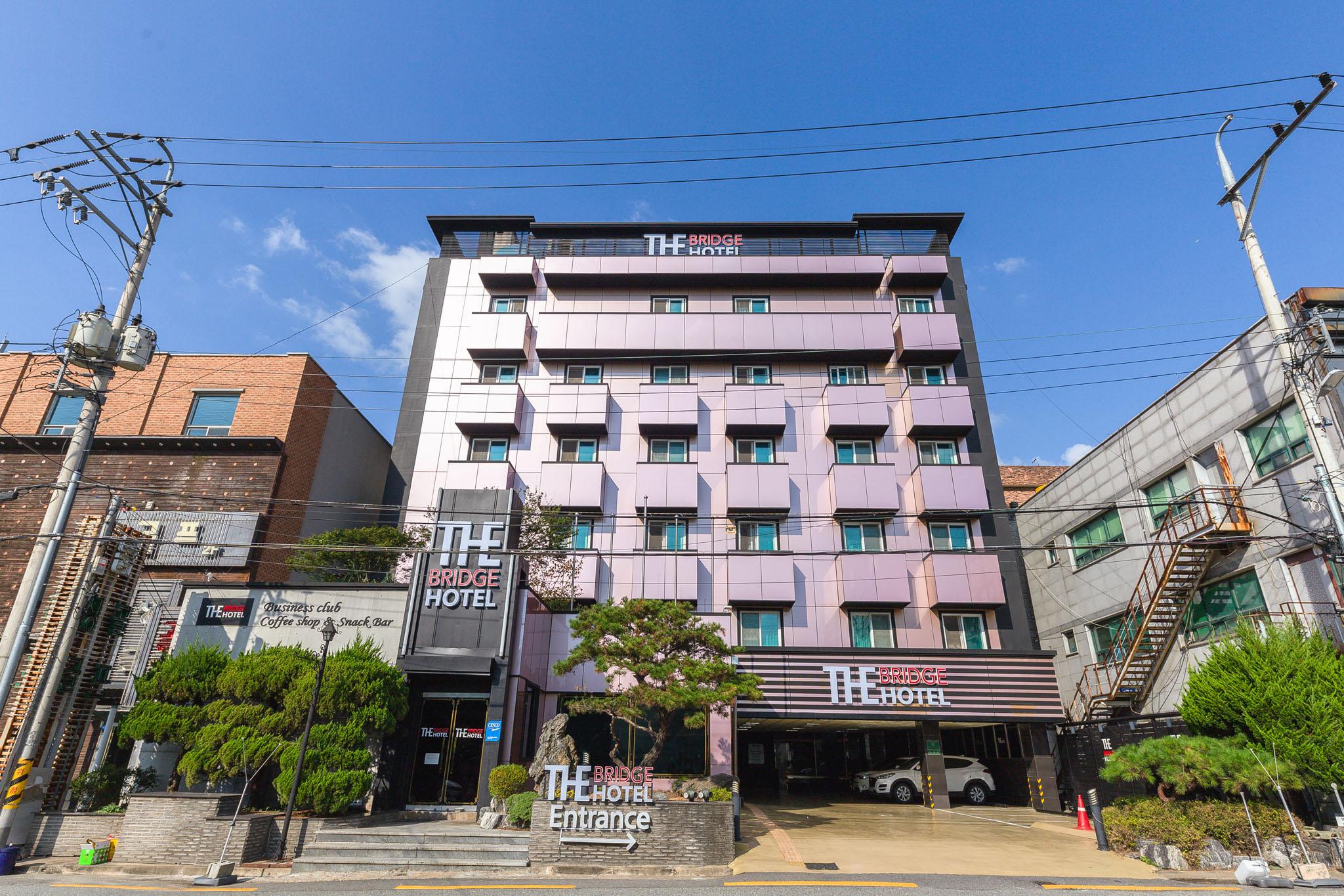 군산 THE BRIDGE HOTEL (Gunsan THE BRIDGE HOTEL)