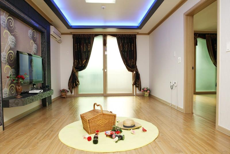 태안 꾸지나무골펜션텔 (Taean Kuji Tree Pensiontel)