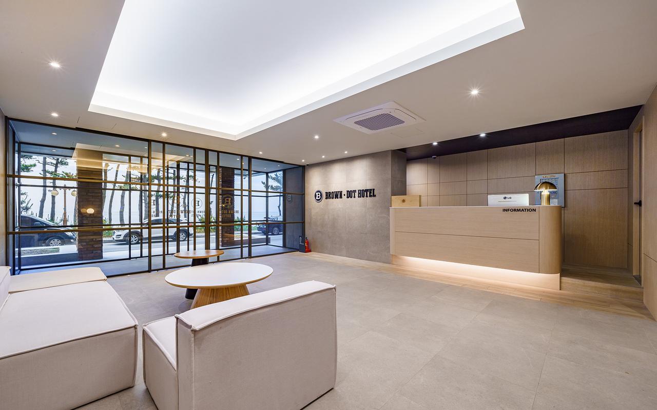 브라운도트 강릉경포점 (Brown Dot Gangneung Gyeongpo)