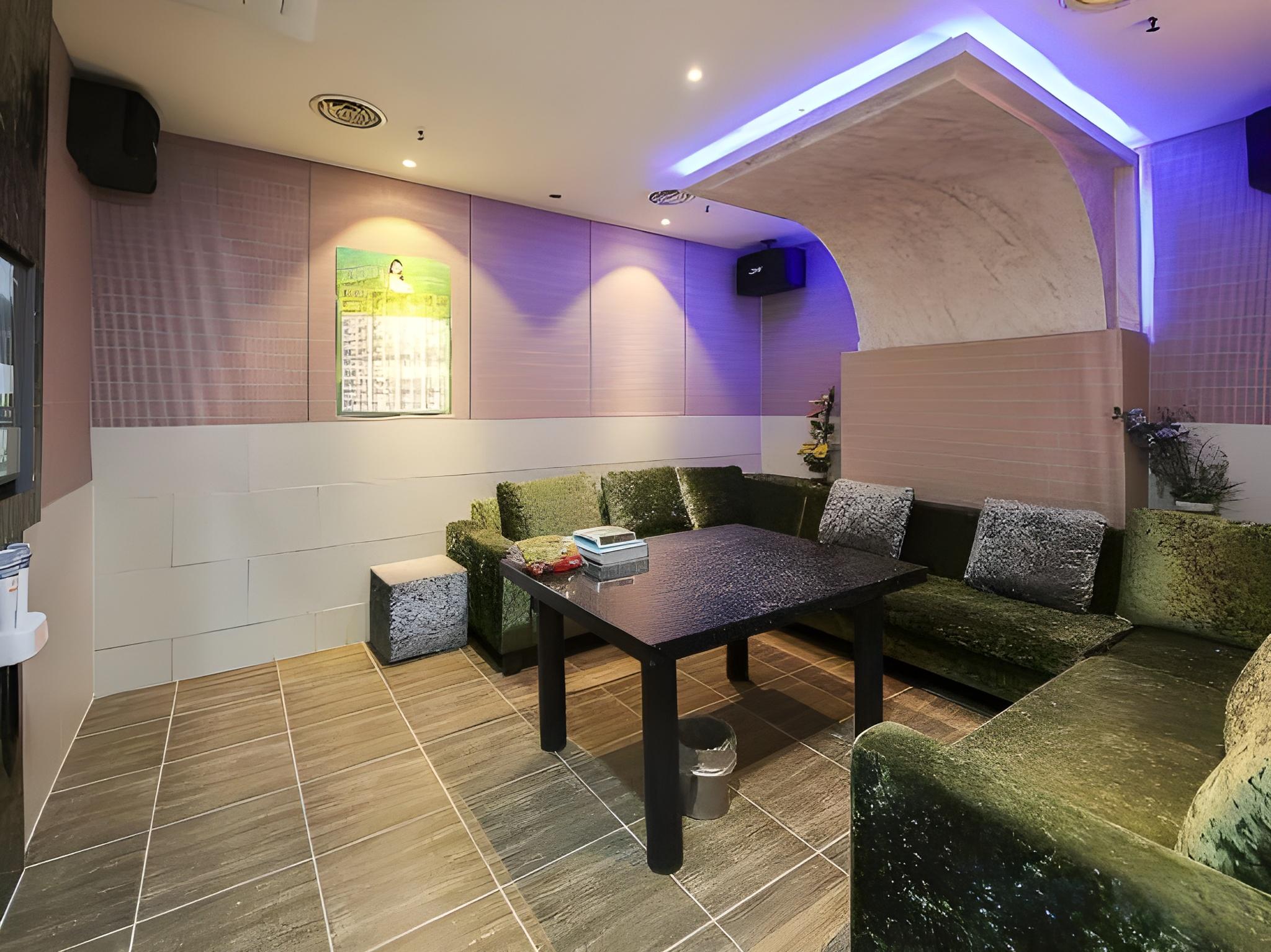 브라운도트 충주시청점 (Chungju Browndot Cityhall)