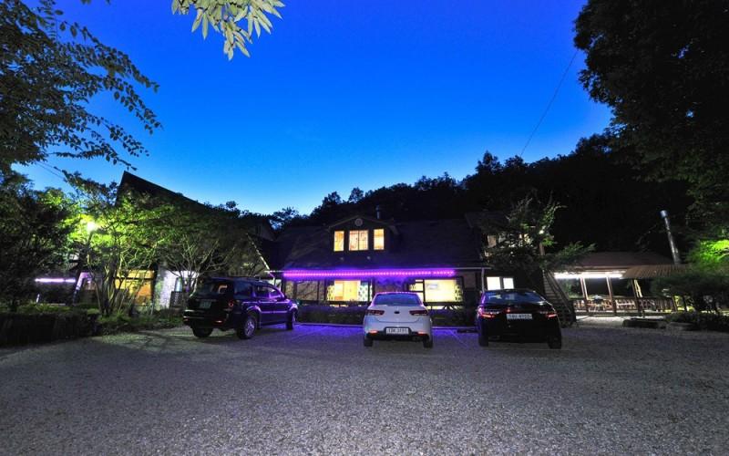 용인 풀하우스펜션 (Yongin Full House Pension)