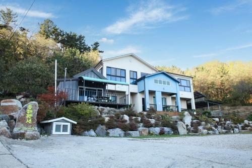 동해 펜션 (Samcheok Donghae Pension)