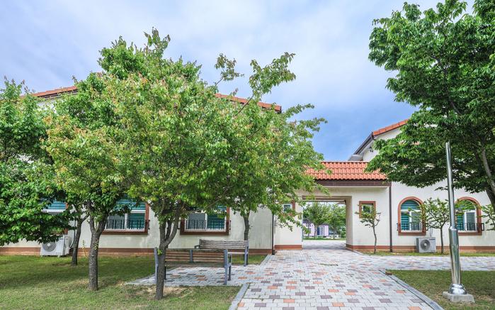 Songjeong Village Tree Flower Pension