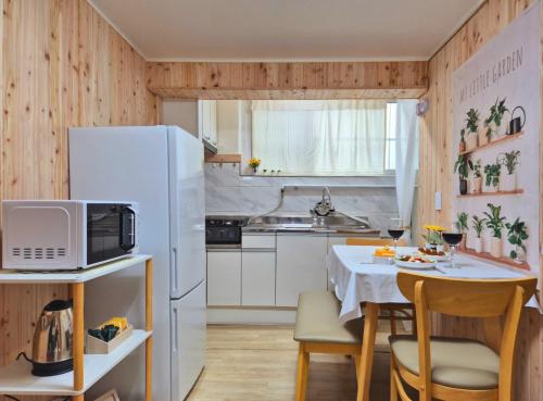 # Lucky Oasis full of cypress scents # Jeongja Traditional Market # Home Cinema #Couple