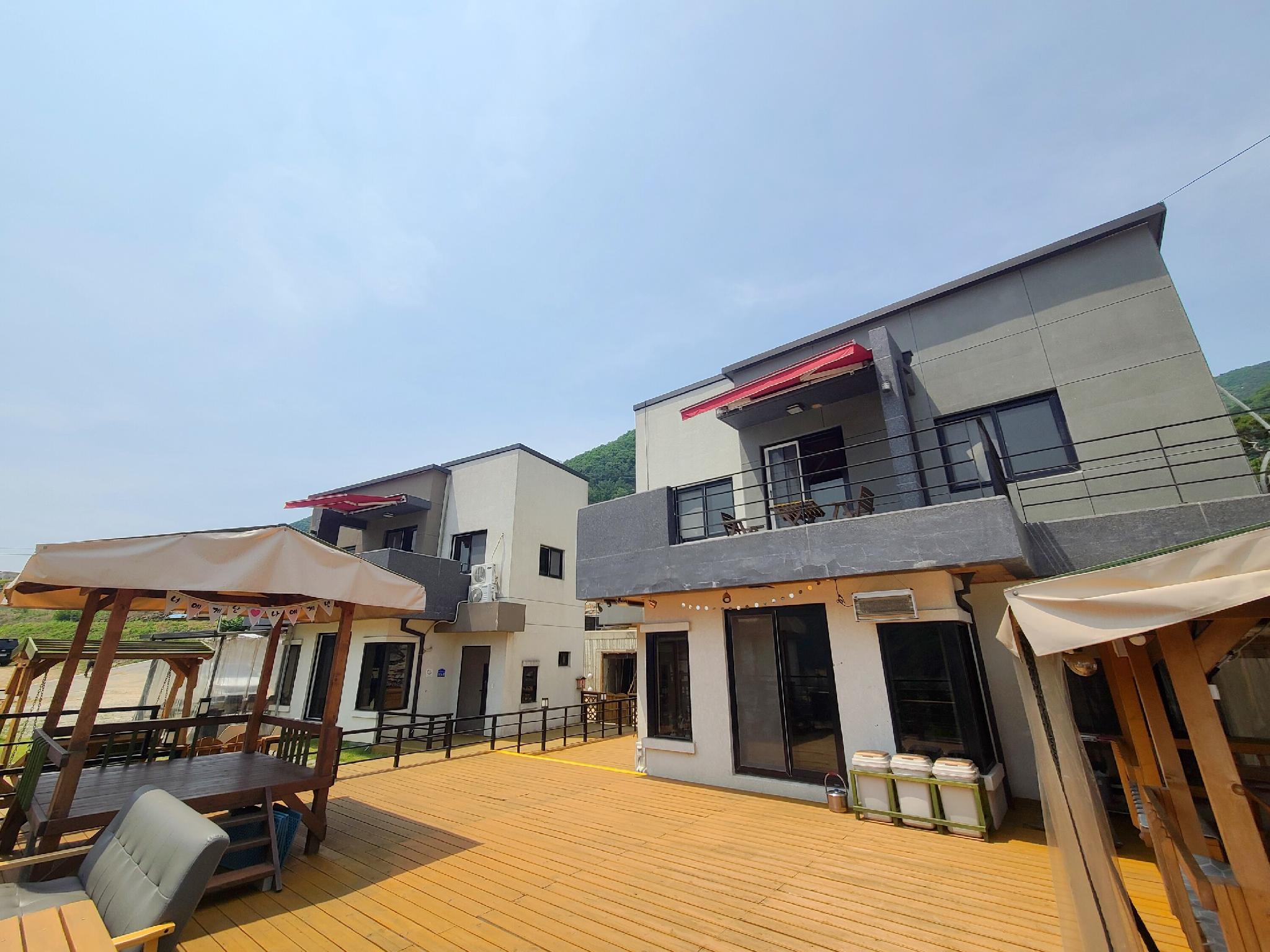 낭만 스케치 펜션 (Chungju Nangman Sketch Pension)