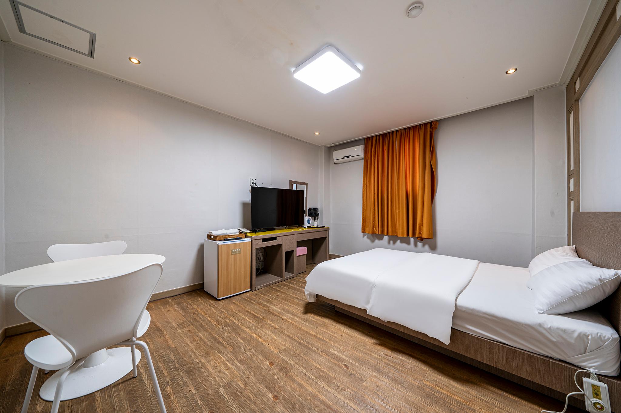 수 모텔 (Su Motel)