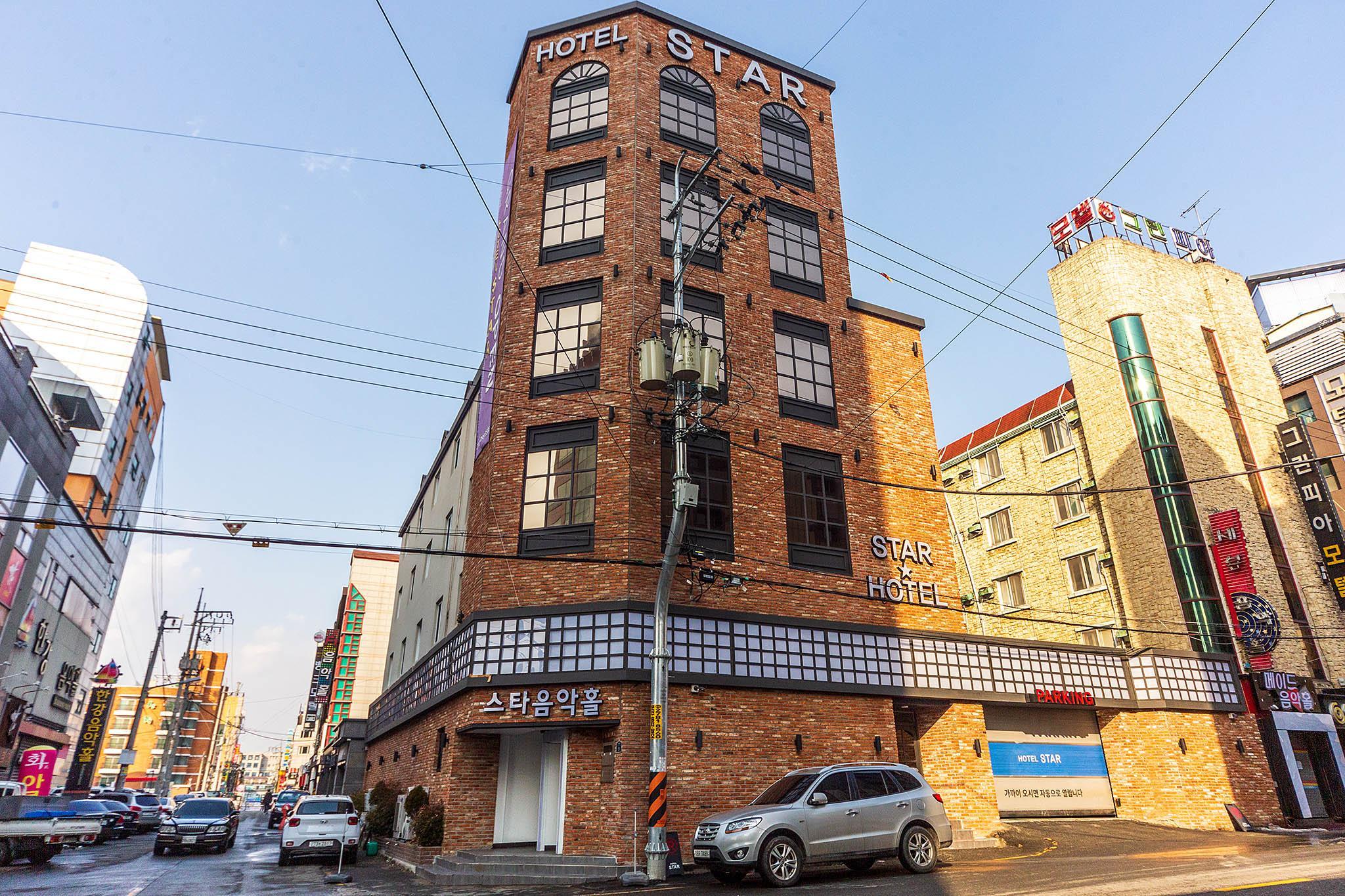 전주 중화산동 스타 호텔(star hotel) (Jeonju Junghwasandong Star Hotel (star hotel))