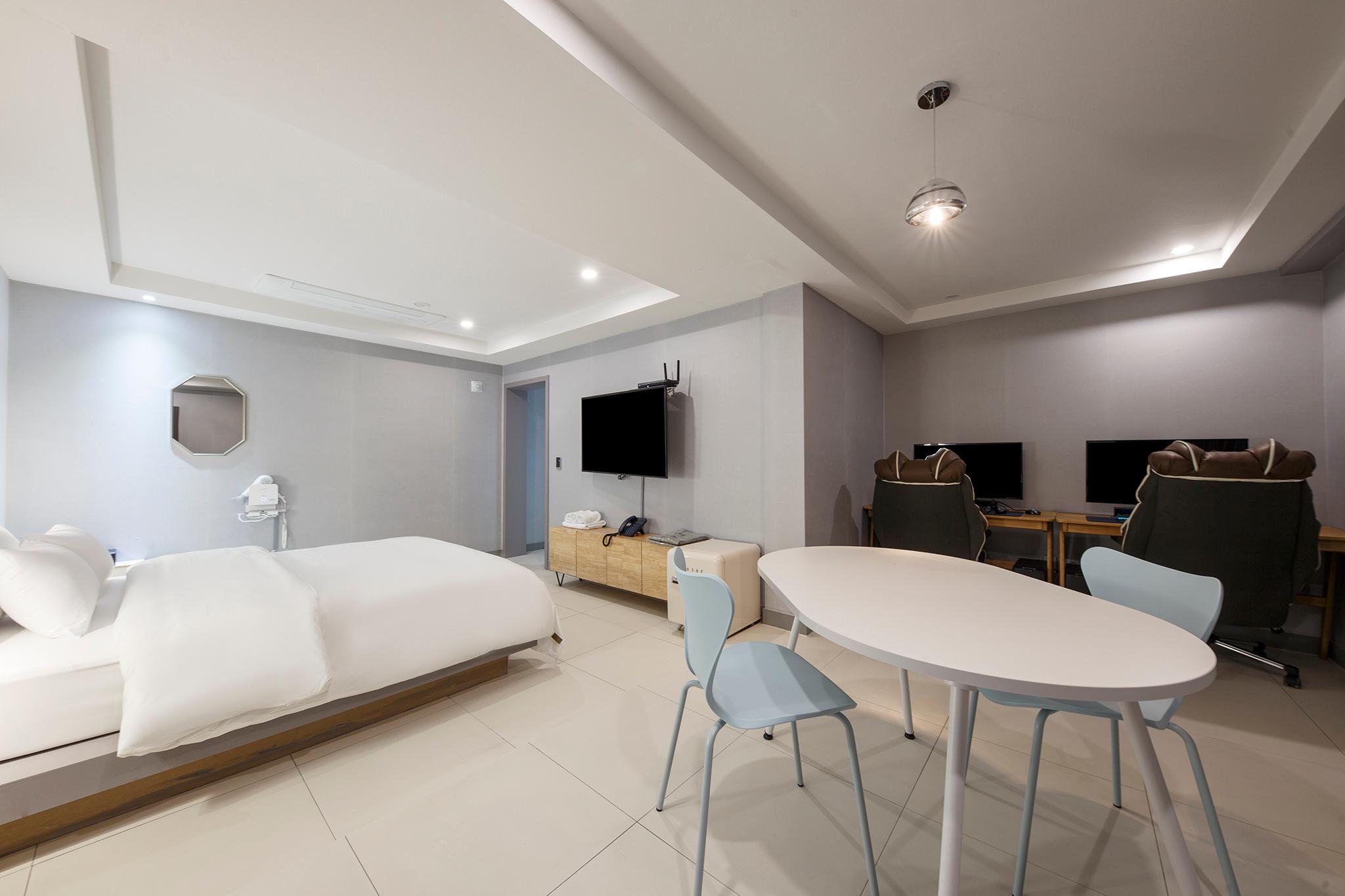 청주 호텔 페르소나 (Cheongju Hotel Persona)