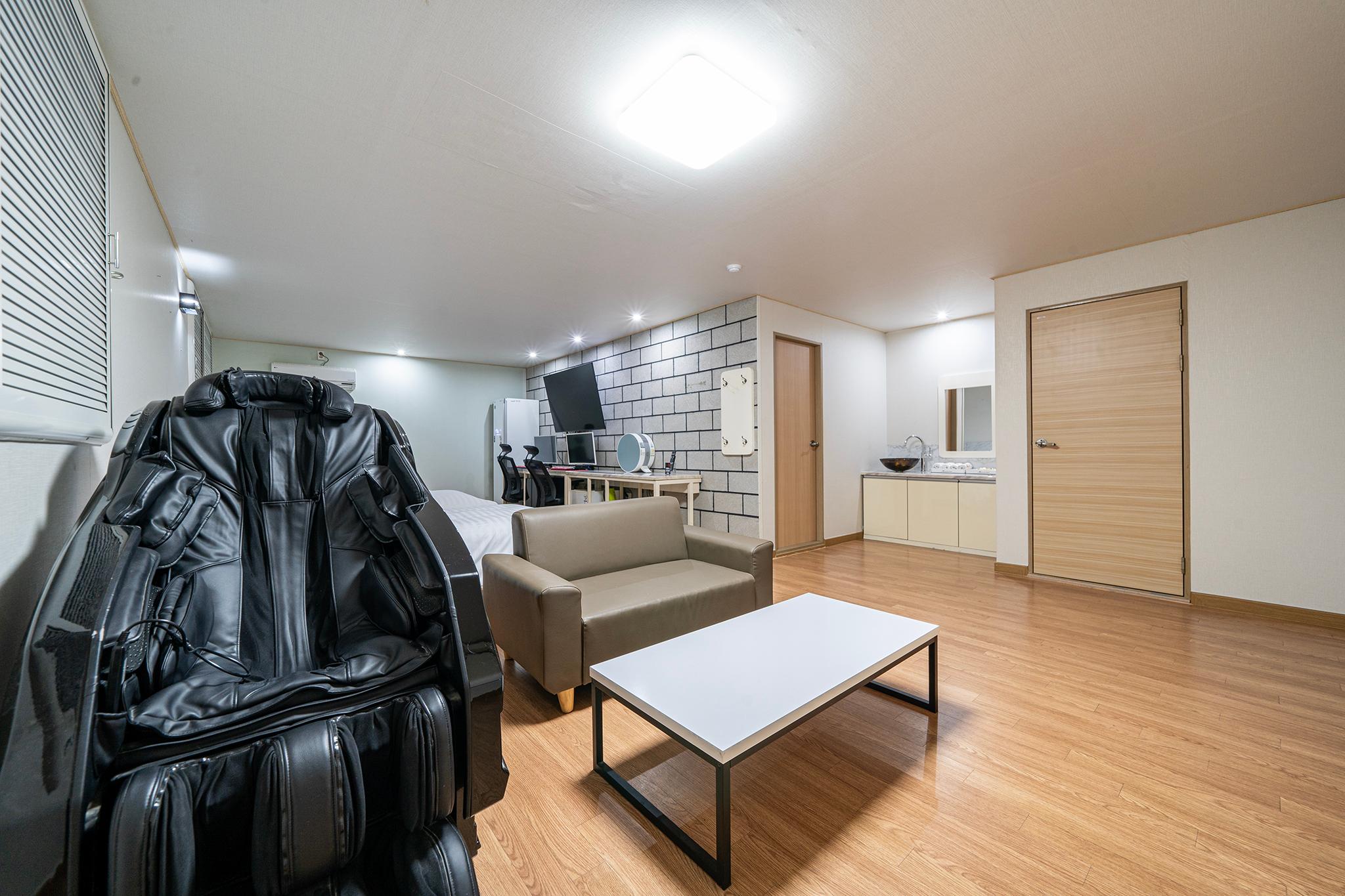 논산 마운틴 (Nonsan Mountain Hotel)