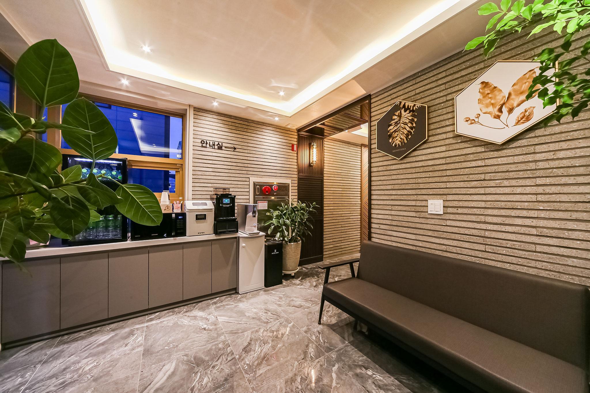 포항 대잠동 Hotel BOM (Pohang Daejamdong Hotel BOM)