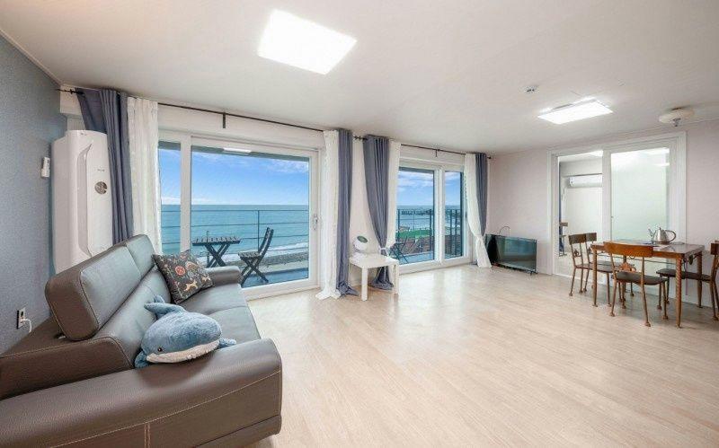 Yeongdeok Samsaria Chim Pension (Ocean View)