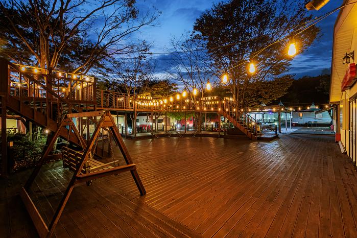 Twins Camping & Caravan