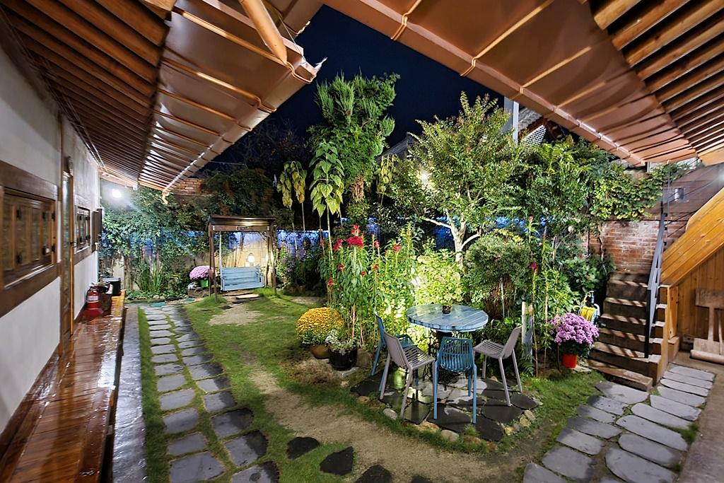 전주 꽃자리 한옥스테이 (Jeonju Ggotjari Hanok Stay)