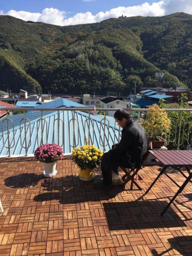 어스 온 어스 (Us on earth)