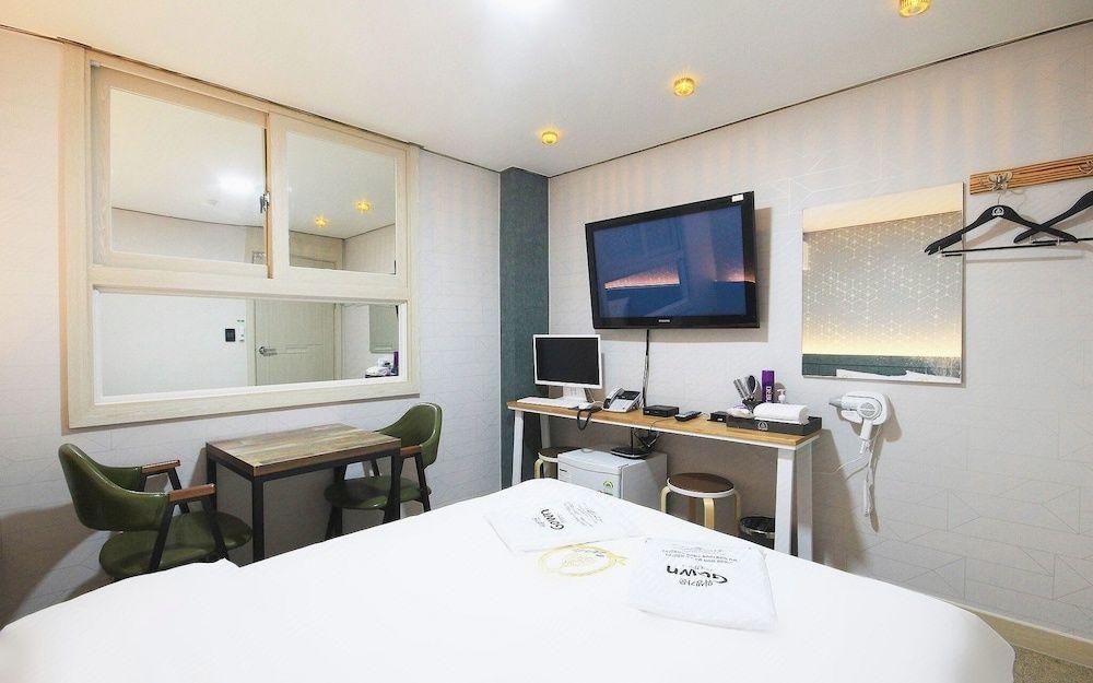 Gwangju Songjeong Station Spede