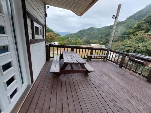 가평 잔디구장 펜션 (Gapyeong Jandigujang Pension)