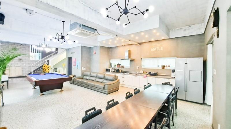 대부도 쿠키앤제이풀빌라 (Daebudo Cookie and J Pool Villa)