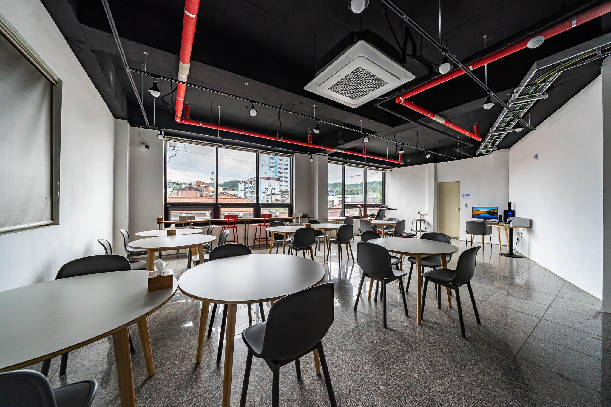 괴산 호텔 더킹 (Goesan Hotel The King)