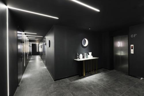 마리 호텔 (Mari Hotel)