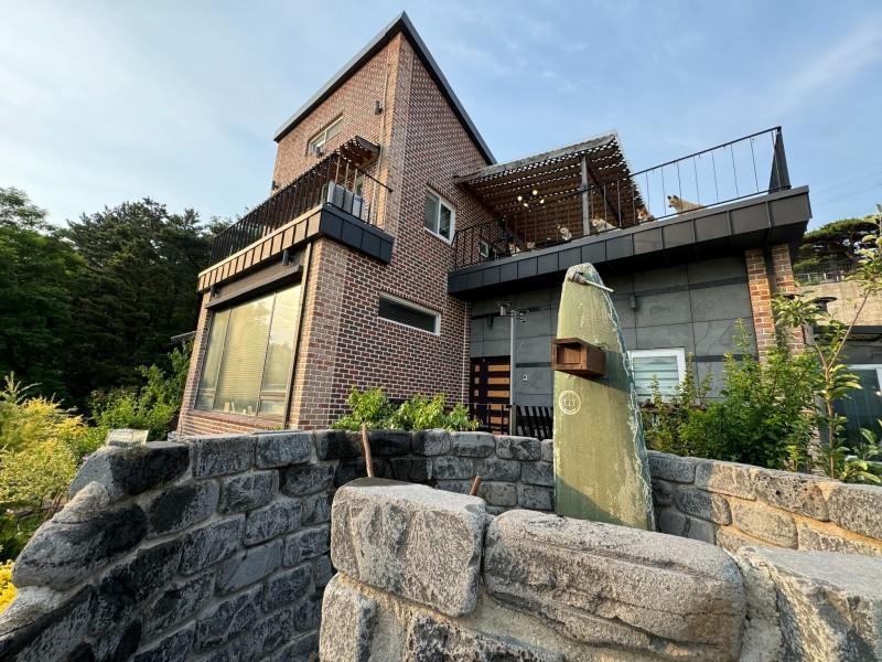 고성 코무네펜션 (Goseong Komune Pension)