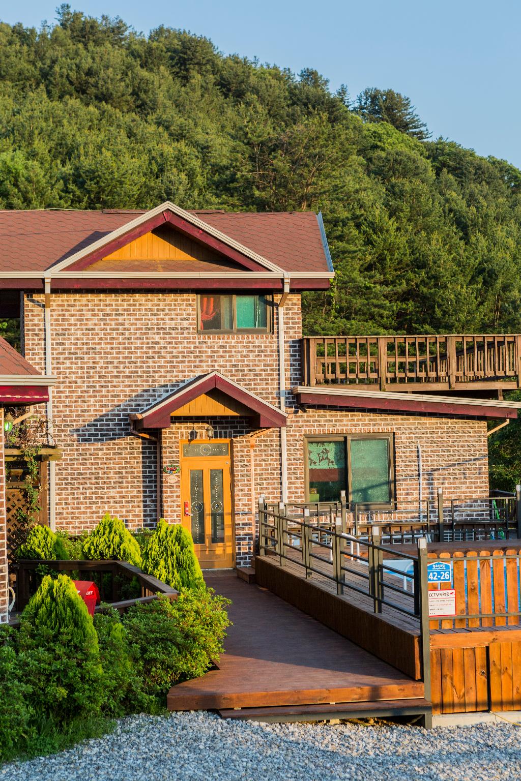 가평 해뜨는숲속 펜션 (Gapyeong hatteuneun supsok pension)