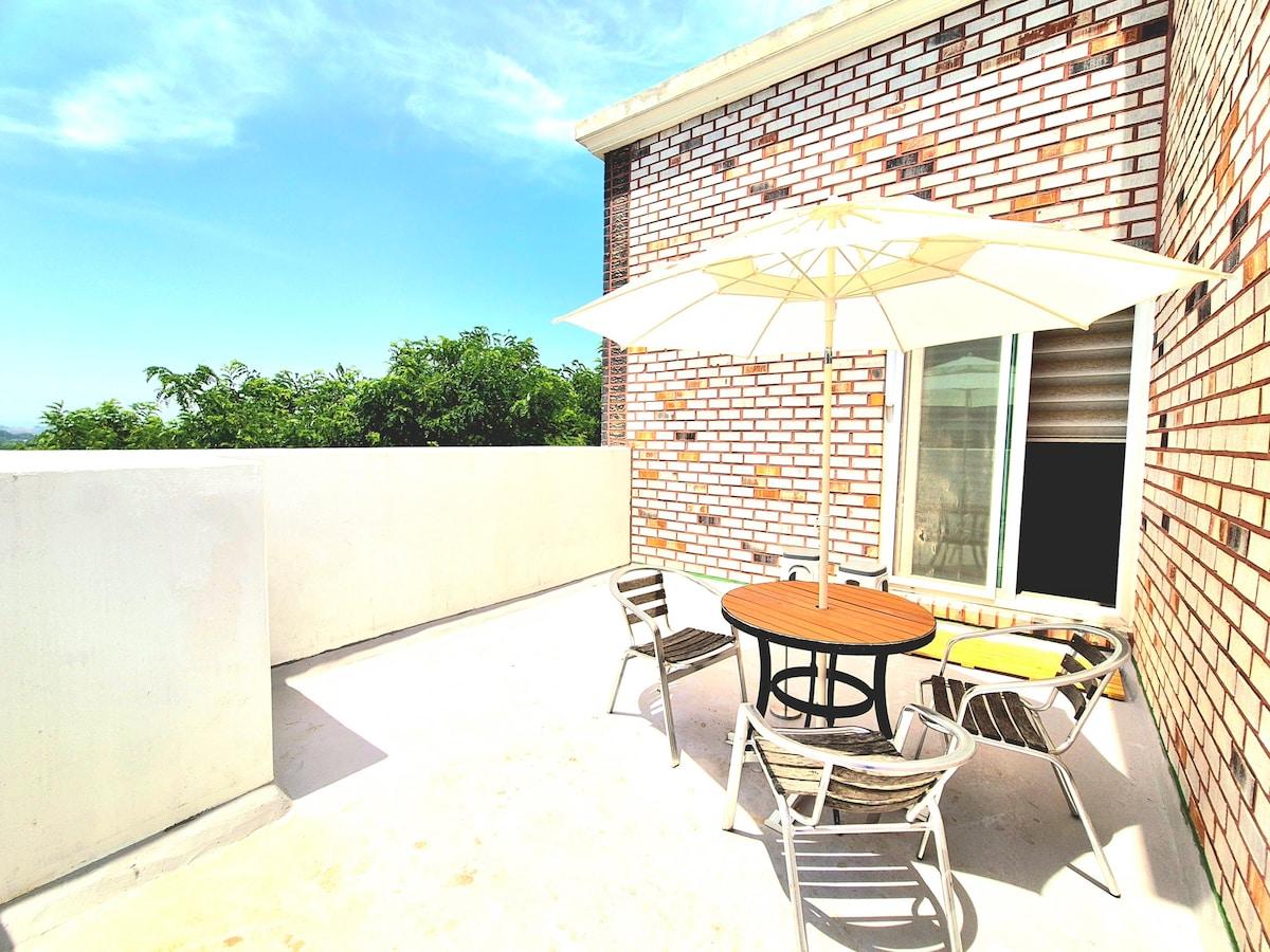 덕산면의 프라이빗 하우스 (117m², 침실 3개, 프라이빗 욕실 2개) ([진천스페이스] 혁신도시5분, 주차편한 풀옵션3룸의 초대)