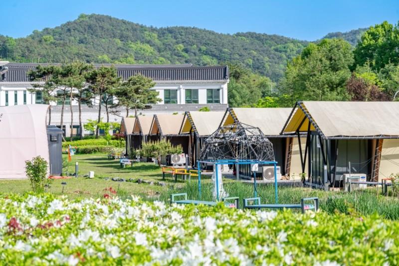 부여 굿뜨래웰빙마을 글램핑장 (Buyeo Good Trae Wellbeing Village Glamping Site)