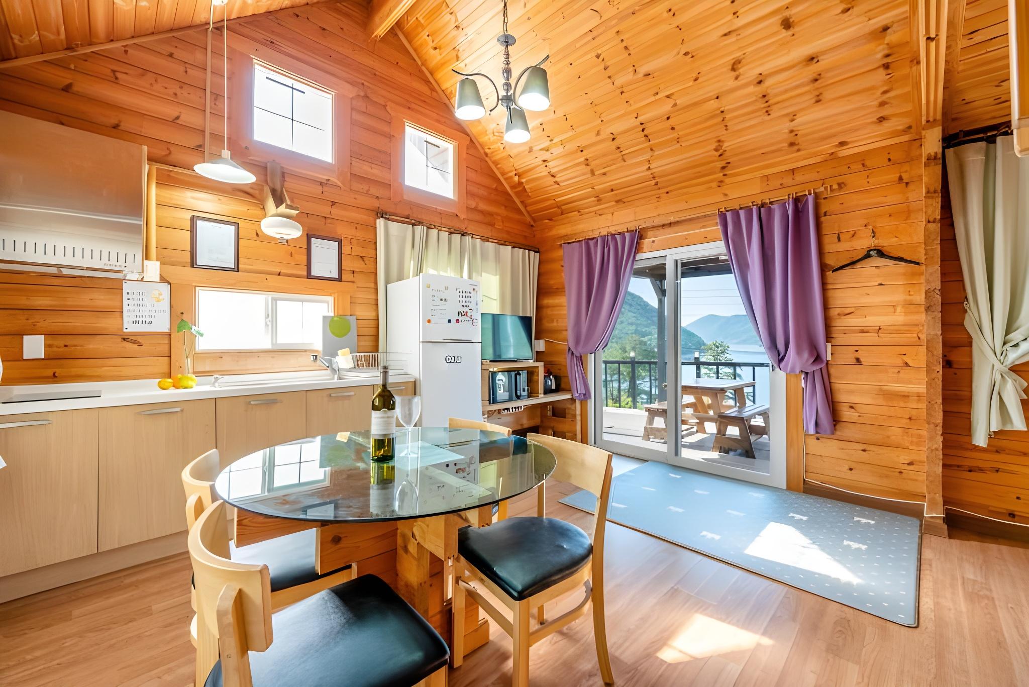 충주 충주호반펜션 (Chungju Chungju Hoban Pension)