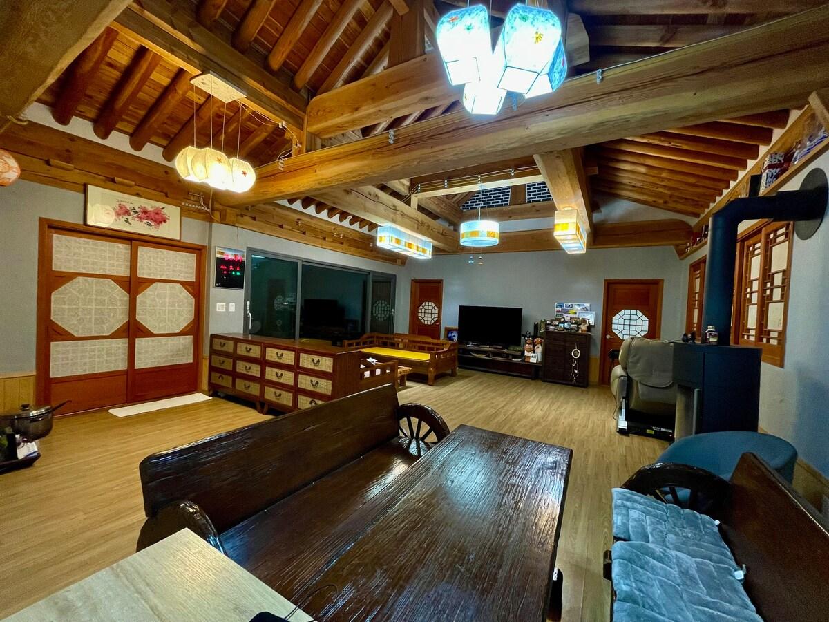 송악읍의 프라이빗 하우스 (50m², 침실 4개, 프라이빗 욕실 2개) (Amitteul-hanokstay)