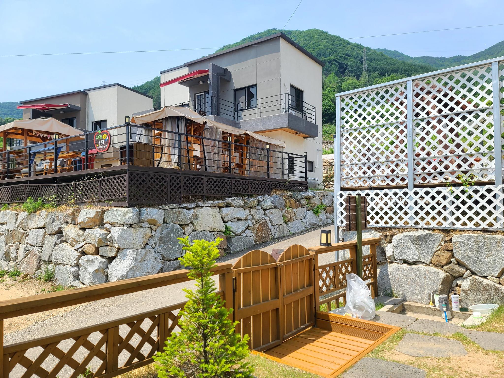 낭만 스케치 펜션 (Chungju Nangman Sketch Pension)