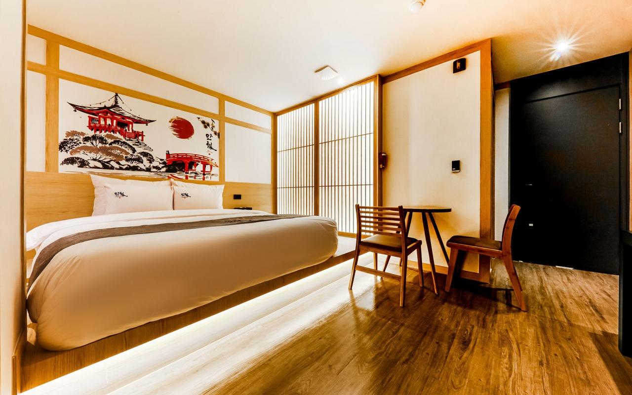 만월 호텔 대흥점 (Daeheung Manwol Hotel)