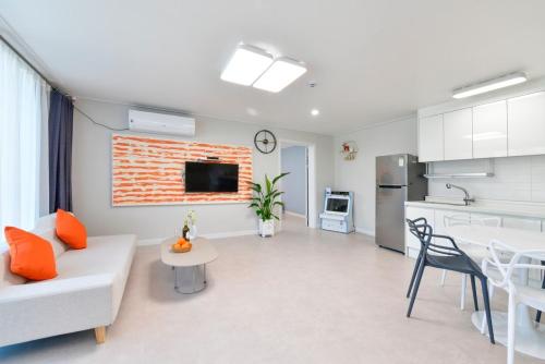 아이리니 펜션 (Airini Pension)