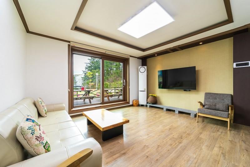 울진 돌빛펜션 (Uljin Dolbit Pension)