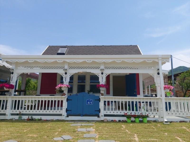 군위 카니발의아침펜션 (Gunwi Carnival's Morning Pension)