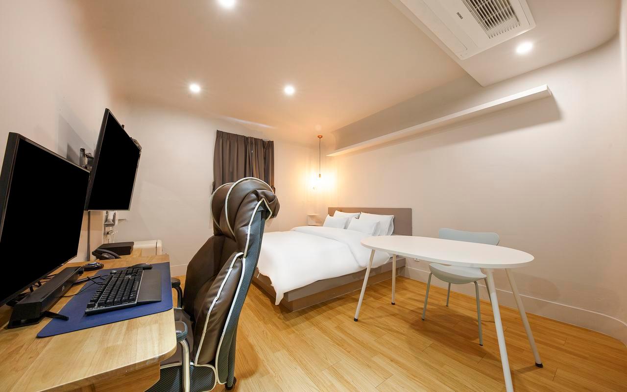 청주 호텔 페르소나 (Cheongju Hotel Persona)