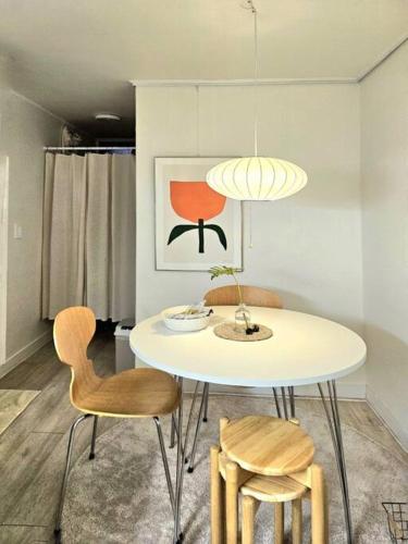 스운스테이 (Swoonstay Netflix Free Coffee)