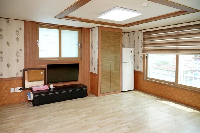 Island Village Pension