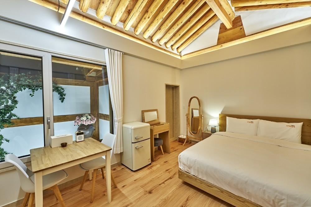 마당한옥 (Madang Hanok)