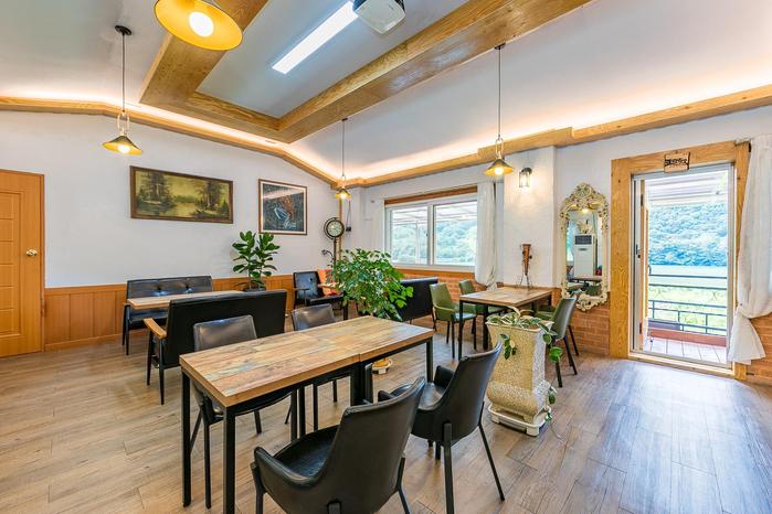 Daedunsan Surak Lake Pension (formerly Sancho's House)